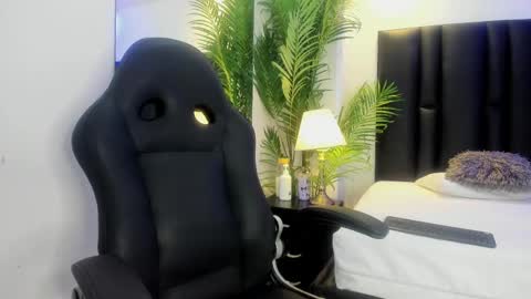 valeri_tafur online show from October 2025 11:00:01 AM