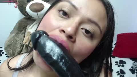 Snapshot of valeria_fiery chatting on January 2025 01:44:01 AM VALERIA online show from January 2025 01:44:01 AM