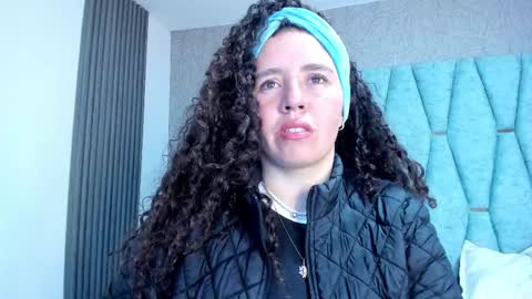 Snapshot of valeriaa_soler chatting on September 2025 01:05:02 PM Valeria online show from September 2025 01:05:02 PM