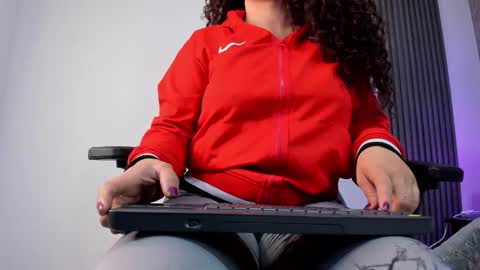 Snapshot of valeriaa_soler chatting on October 2025 01:53:02 PM Valeria online show from October 2025 01:53:02 PM