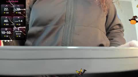 Snapshot of valeriaa_soler chatting on November 2025 05:48:02 PM Valeria online show from November 2025 05:48:02 PM