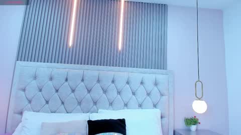 valeriacute_18 online show from March 2026 08:52:01 PM