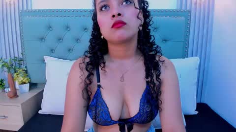 Valeria online show from December 2025 07:30:02 PM