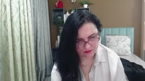 valeriasmiths online show from May 2026 10:36:01 AM