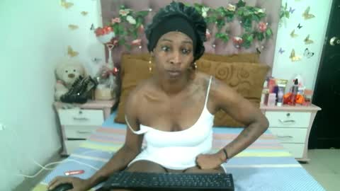 Snapshot of valeriatsx chatting on November 2025 03:33:01 PM La valerie26 online show from November 2025 03:33:01 PM