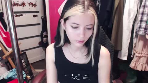 Snapshot of valeriaxkiss chatting on February 2025 01:34:01 AM ValeriaXKiss online show from February 2025 01:34:01 AM