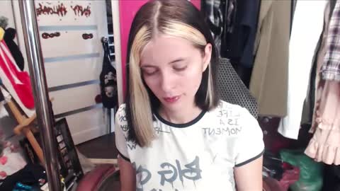 Snapshot of valeriaxkiss chatting on February 2025 09:56:01 AM ValeriaXKiss online show from February 2025 09:56:01 AM