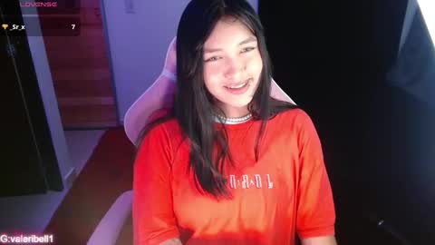 Snapshot of valeribell1 chatting on December 2024 03:33:02 AM Valeri online show from December 2024 03:33:02 AM