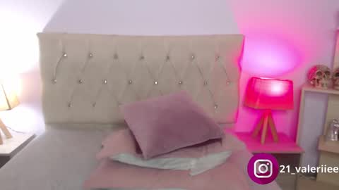 Snapshot of valerie_21 chatting on January 2025 12:05:02 PM Valeriee online show from January 2025 12:05:02 PM