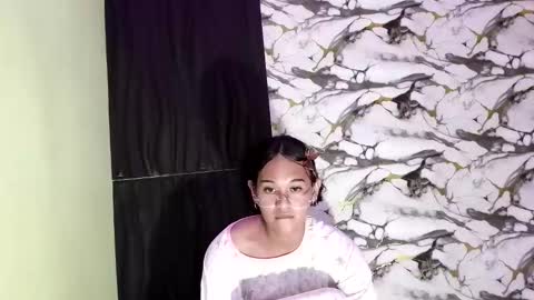 Snapshot of valerie_lure chatting on June 2026 02:33:01 PM addy online show from June 2026 02:33:01 PM