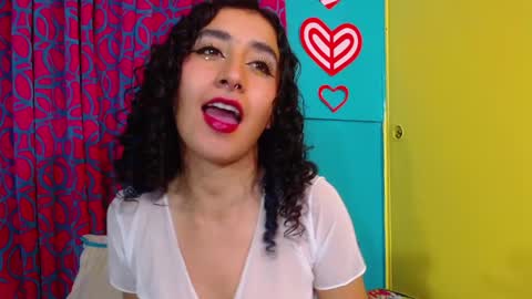 Snapshot of valerie_mase chatting on February 2025 11:10:02 PM vale online show from February 2025 11:10:02 PM