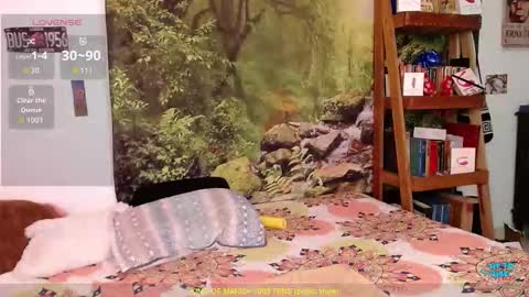 Snapshot of valerie_smile chatting on March 2026 04:43:01 PM Valerie online show from March 2026 04:43:01 PM