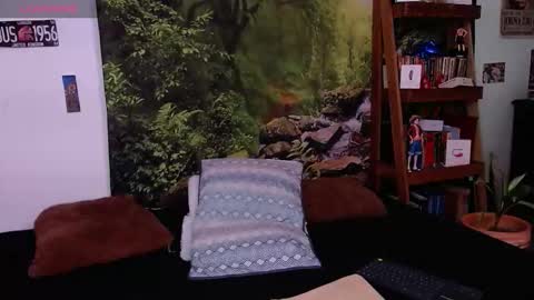 Snapshot of valerie_smile chatting on March 2026 12:55:02 AM Valerie online show from March 2026 12:55:02 AM