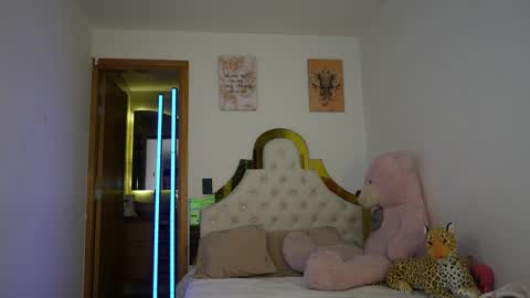 valeriecollinss_ online show from December 2025 10:30:02 PM