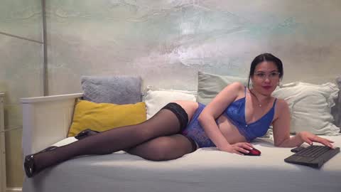 Snapshot of valeriecoy chatting on January 2025 05:44:02 PM Valerie online show from January 2025 05:44:02 PM
