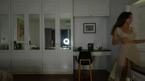 Snapshot of valerieh chatting on October 2025 02:29:01 PM Valerie online show from October 2025 02:29:01 PM