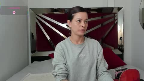 valeriemattson_ online show from October 2025 04:05:01 PM