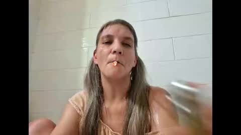 Snapshot of valerierayne13 chatting on November 2025 06:23:02 AM ValerieRayne online show from November 2025 06:23:02 AM