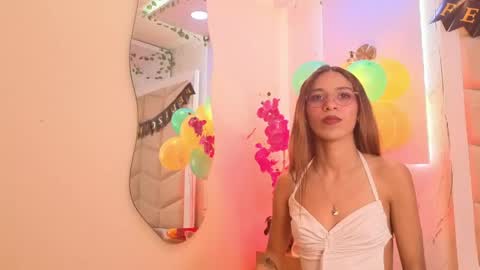 Snapshot of valeriewoods chatting on May 2026 08:47:02 PM Valerie online show from May 2026 08:47:02 PM
