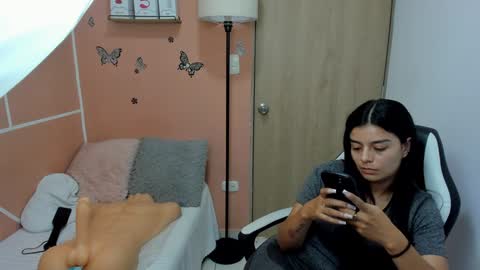 Snapshot of valerihouse chatting on December 2024 09:08:01 PM Juli C online show from December 2024 09:08:01 PM