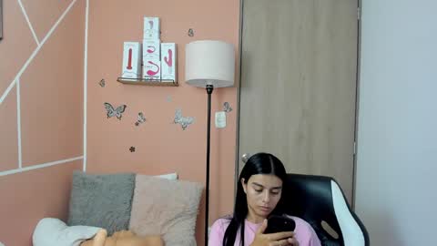 Snapshot of valerihouse chatting on January 2025 10:08:02 PM Juli C online show from January 2025 10:08:02 PM