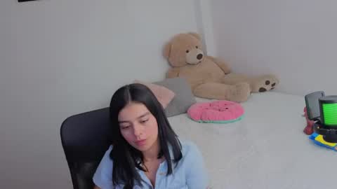 valerihouse_ online show from July 2026 12:28:01 AM