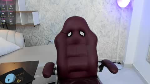 Snapshot of valeriia_moon chatting on June 2026 06:52:02 AM Valeria GomezGMT-5 2200-0600 online show from June 2026 06:52:02 AM