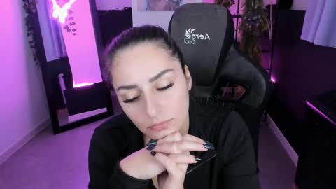 Valerie online show from November 2025 04:51:01 PM