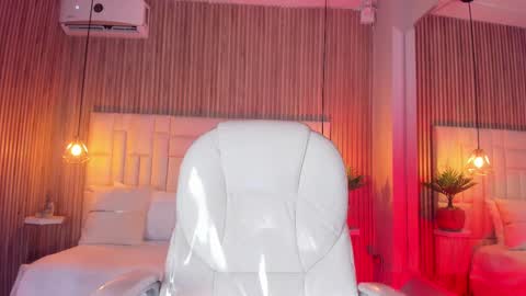 Valeri online show from September 2025 05:40:01 PM