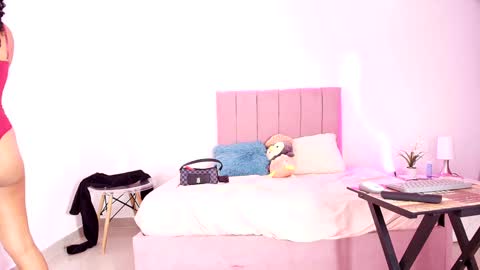 Snapshot of valerin_salazar chatting on September 2025 11:05:01 PM valeria online show from September 2025 11:05:01 PM