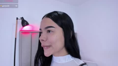 Cris  online show from November 2025 08:45:01 PM