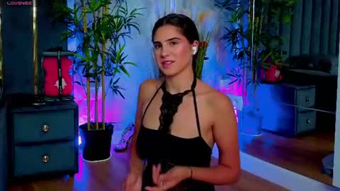Snapshot of valery_evann chatting on July 2026 07:39:01 PM Valery online show from July 2026 07:39:01 PM
