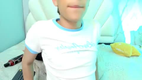 Snapshot of valery_hil chatting on January 2025 11:16:02 PM Thomy online show from January 2025 11:16:02 PM