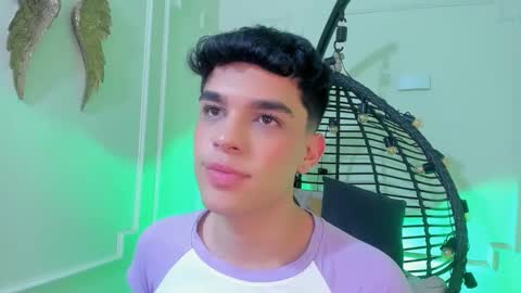 Snapshot of valery_hil chatting on January 2025 12:26:01 AM Thomy online show from January 2025 12:26:01 AM