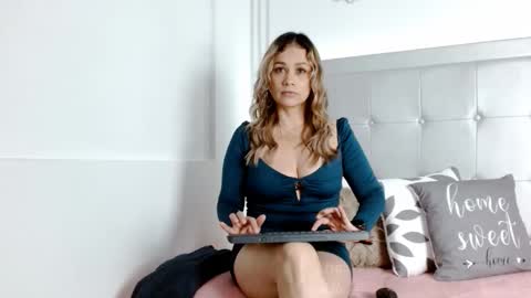 Snapshot of valery_roche chatting on October 2025 01:56:02 PM valery_roche online show from October 2025 01:56:02 PM