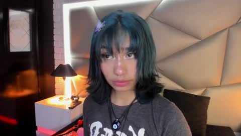 valery_smith15 online show from January 2025 03:23:01 AM