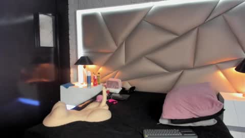 valery_smith15 online show from February 2025 06:16:02 AM