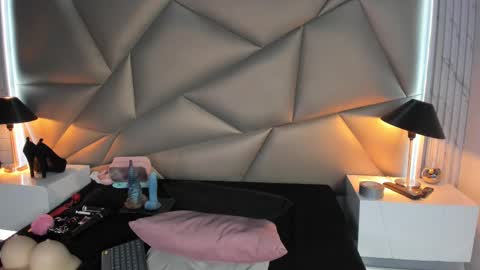 valery_smith15 online show from March 2025 03:12:02 AM