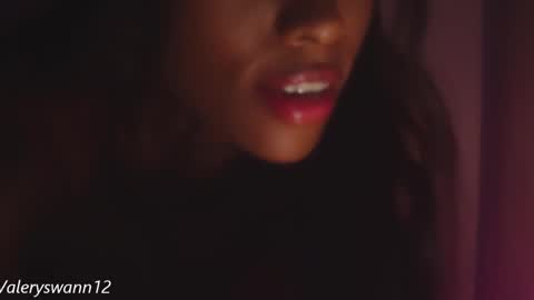 Snapshot of valery_swan1 chatting on May 2026 04:30:02 AM Valery swan1 online show from May 2026 04:30:02 AM