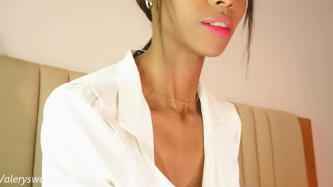 Snapshot of valery_swan1 chatting on June 2026 03:51:02 AM Valery swan1 online show from June 2026 03:51:02 AM