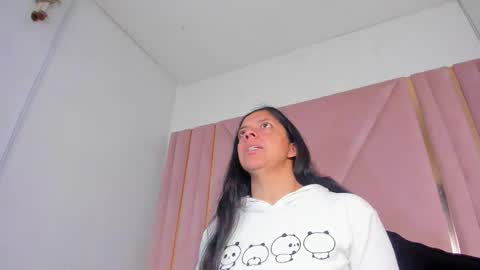 Snapshot of valeryloveh chatting on December 2025 03:06:01 PM valeryloveh online show from December 2025 03:06:01 PM