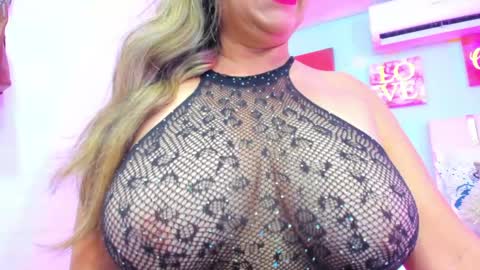 Snapshot of valerysex4u chatting on May 2026 01:33:01 AM Valery online show from May 2026 01:33:01 AM