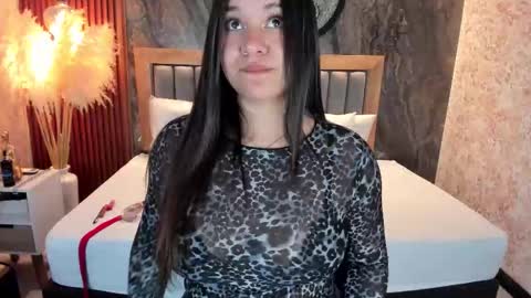 Snapshot of valeryshadey chatting on November 2025 08:55:01 PM Valerie Shadey online show from November 2025 08:55:01 PM