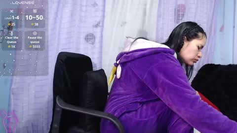 Snapshot of valerysnow_ chatting on March 2025 01:04:01 PM Valery online show from March 2025 01:04:01 PM