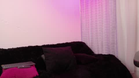Snapshot of valerysnow_ chatting on July 2026 01:00:01 AM Valery online show from July 2026 01:00:01 AM