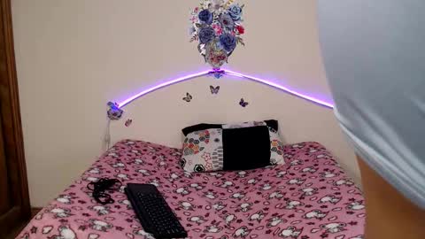 Angelyxs online show from October 2025 08:33:02 PM