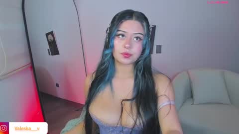 Snapshot of valeska__v chatting on June 2026 08:09:02 AM your loveee online show from June 2026 08:09:02 AM