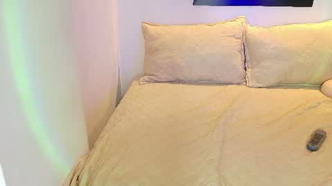 Valkiria moore  online show from June 2026 12:32:02 AM