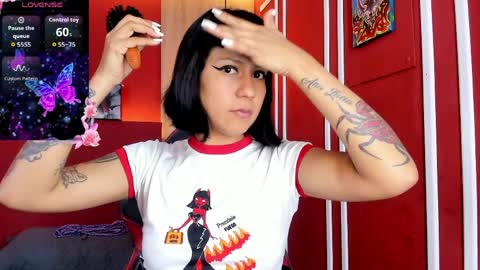 Snapshot of valkiria_wine chatting on April 2026 12:54:01 PM Valki online show from April 2026 12:54:01 PM