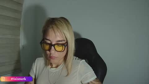 Snapshot of valkyriarose chatting on March 2026 03:00:01 AM Isis online show from March 2026 03:00:01 AM